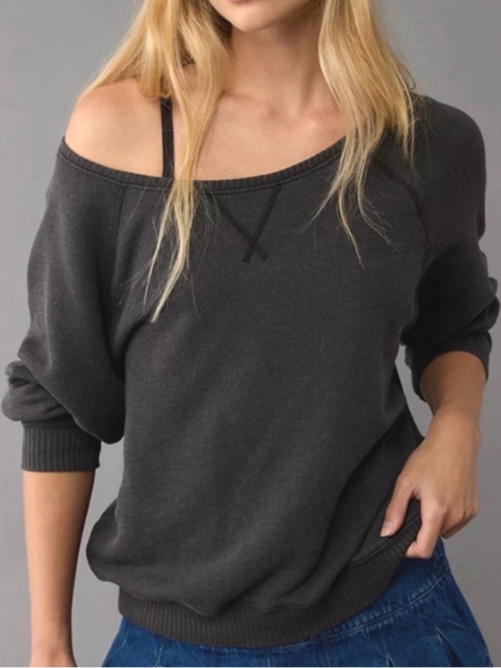 American Eagle Seriously Lived-In Charcoal Gray Slouchy Off Shoulder Sweatshirt